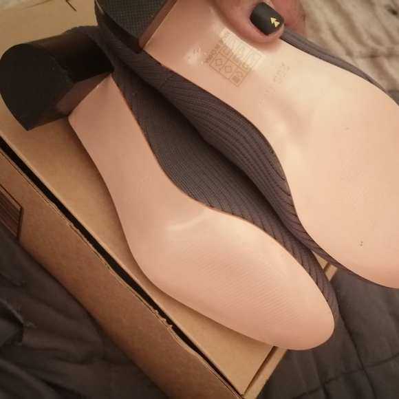 Grey ankle boots - Picture 6 of 6